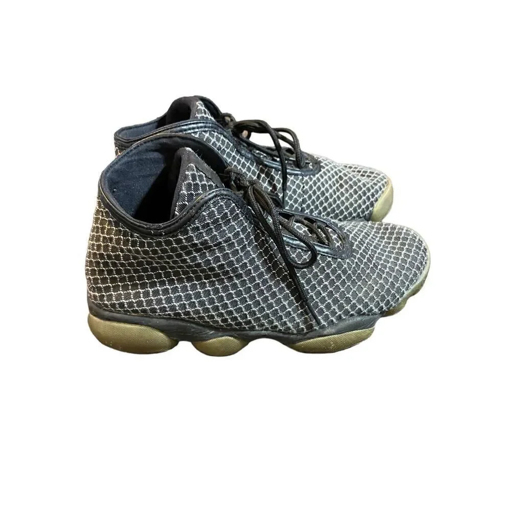 JORDAN HORIZON ‘Black/White’. (823581-010) / SZ: 8